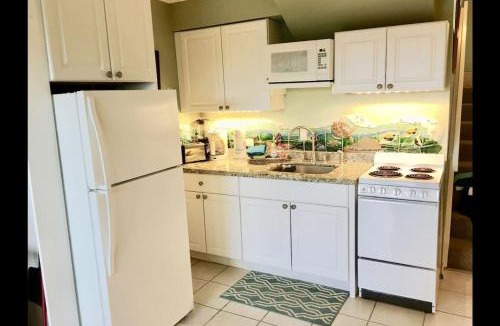 Punaluu House | Unit 05 Well Maintained Studio