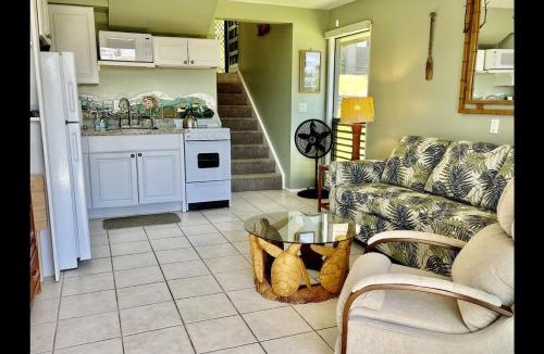 Punaluu House | Unit 05 Well Maintained Studio