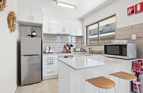 Long Beach Apartment | Unit 1: Coastal Gem in prime location