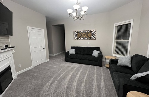 Cedar Falls Community Main Street Condo | Unit 1 of 2-Spacious Duplex 3 Blocks from Main Street, 1 Block from Overman Park