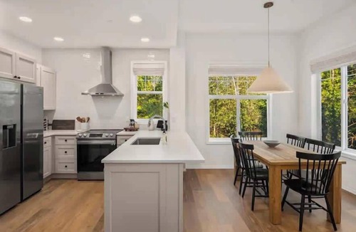 Bellevue House | Unit 1 One Central · Spacious Newly Remodeled Executive Home - Unit 1