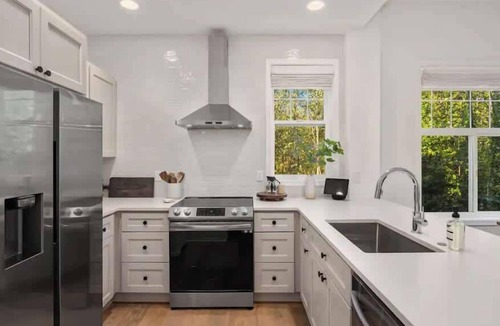 Bellevue House | Unit 1 One Central · Spacious Newly Remodeled Executive Home - Unit 1