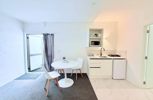 Rotorua Hotel | Unit 10 Summer Fenton Lodge