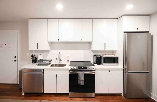 Mill River Apartment | Unit 101 · RENOVATED, 1 mile from YALE!