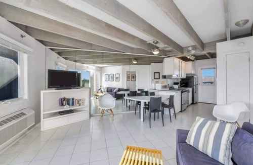 Napeague Apartment | Unit 1022: Studio | 2nd Floor-Pool View | Starfish