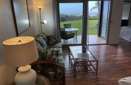 Punaluu House | Unit 11 Beautiful Ocean View
