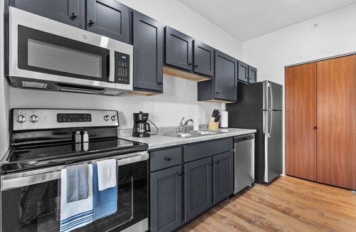 Neenah Apartment | Unit 11 Fox Flats Studios @ Neenah, WI