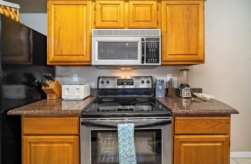 Highland Lake Estates Condo | UNIT 1225 - 1/1 on Lake Travis with Lake View