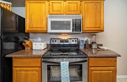 Highland Lake Estates Condo | UNIT 1225 1 Bed 1 Bath on Lake Travis with Lake View
