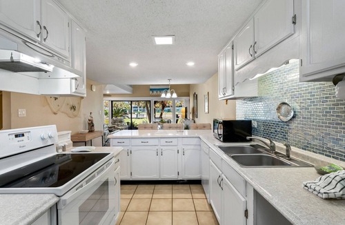 Kiska Beach Condo | Unit 14, Peaceful Palms, 2.5 Bedroom Beach Condo
