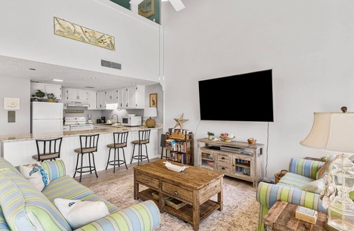 Kiska Beach Condo | Unit 15, Pet Friendly 3 Bedroom Beach Condo