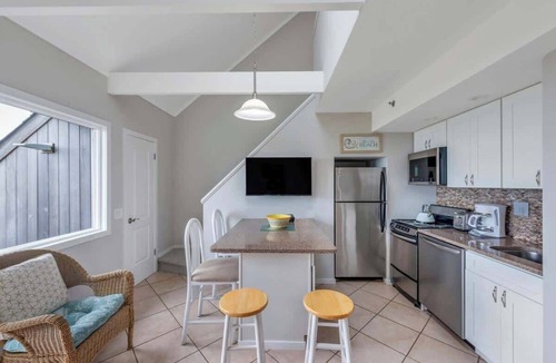 Napeague Apartment | Unit 1722: 1-Bedroom with Loft | 2nd Floor-Ocean Front Ocean View | Ocean Edge