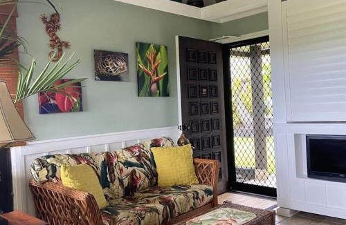 Punaluu House | Unit 18 Relaxing Oceanview Studio