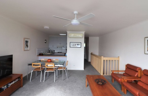 Mallacoota Apartment | Unit 2 at 36 Maurice Avenue