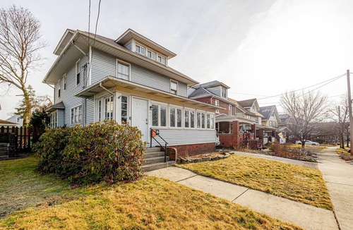 Highland Square House | Unit 2 at Oilgate at Oakdale