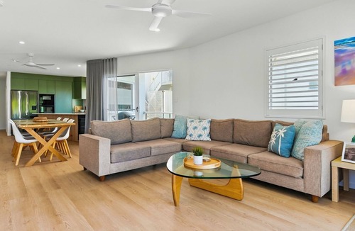 Point Arkwright Apartment | Unit 2 'Beach Gallery' at Point Arkwright