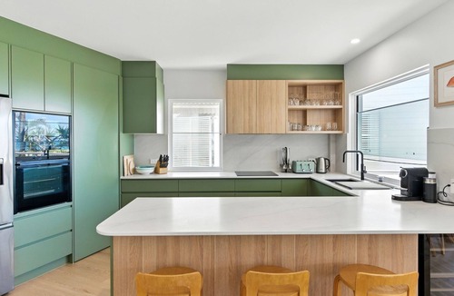 Point Arkwright Apartment | Unit 2 'Beach Gallery' at Point Arkwright