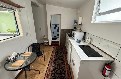 Gisborne Apartment | UNIT 2 Comfortable and pleasant unit