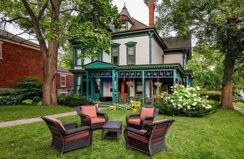 West Seventh House | Unit 2 Historic Irvine Park House near West 7th Bars, Restaurants, Xcel, River