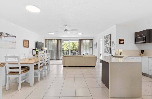 Point Arkwright Apartment | Unit 2 'Point Break'