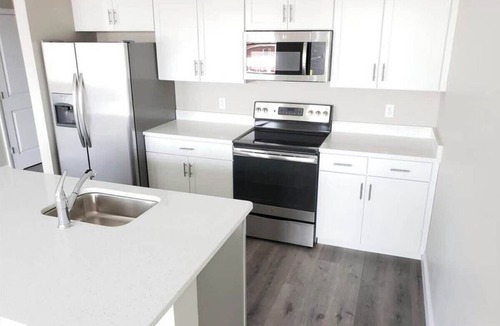 Chelsea Apartment | Unit 21 Spacious 2BR Apartment Long-term Stay