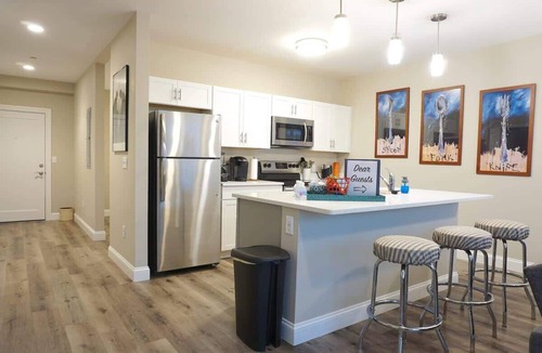 Chelsea Apartment | Unit 21 Spacious 2BR Apartment Long-term Stay