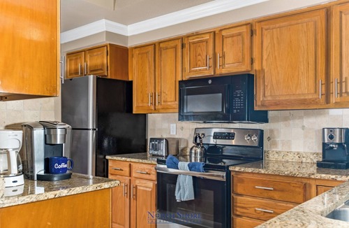 Highland Lake Estates Condo | UNIT 2111 - 2 BR/2 BA at Island on Lake Travis - All Resort Amenities