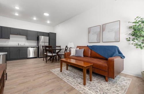 Neenah Apartment | Unit 23 at Fox Flats (1 Bed/Garage/Washer & Dryer)