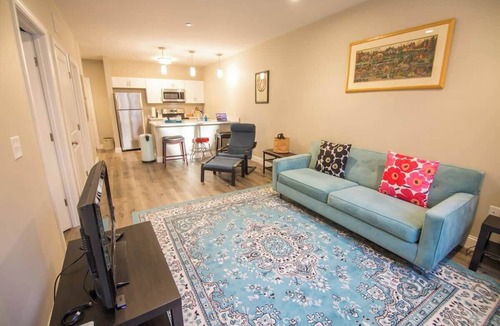 Chelsea Apartment | Unit 23 Comfy 1BR Apartment Long-term stays