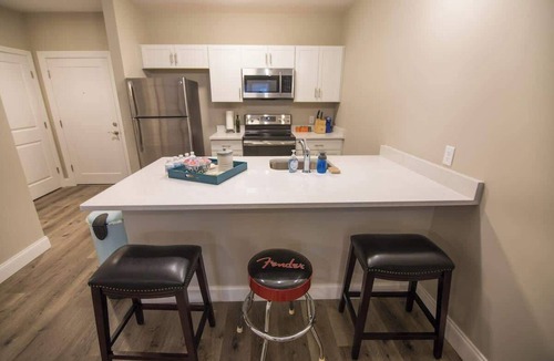 Chelsea Apartment | Unit 23 Comfy 1BR Apartment Long-term stays