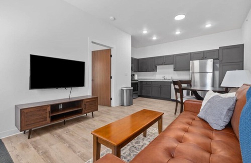 Neenah Apartment | Unit 3 at Fox Flats (1 Bed/Garage/Washer & Dryer)