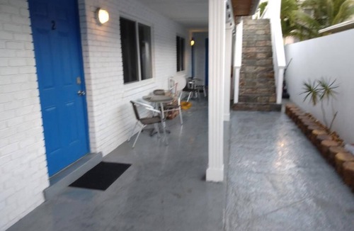 East Fort Lauderdale Villa | UNIT 3 LAUDERDALE BY THE SEA nUpdated Two Bedrm/1st floorn200+- steps to beach