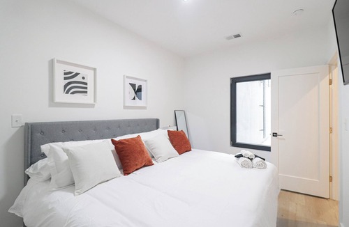 Shaw Bed & Breakfast | Unit 3 One BR With Queen Sofa and Bed