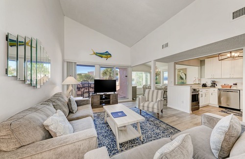 Longboat Key Condo | Unit #311 Sand Cay Beach Resort Pool View