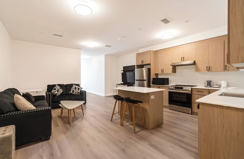 Dean Park Apartment | Unit 4 - Modern Fully Furnished 2 Bedroom Apartment