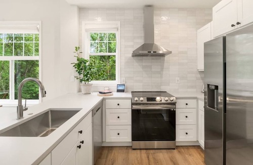 Bellevue House | Unit 4 One Central · Newly Remodeled Executive Home - Unit 4