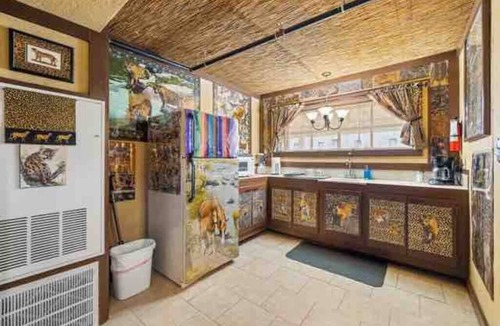 Liberty Hill Hotel | Unit 4 Unique 2-Bedroom Near the River!