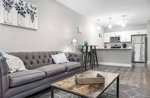 Chelsea Apartment | Unit 43 Homey 1BR Garage Parking