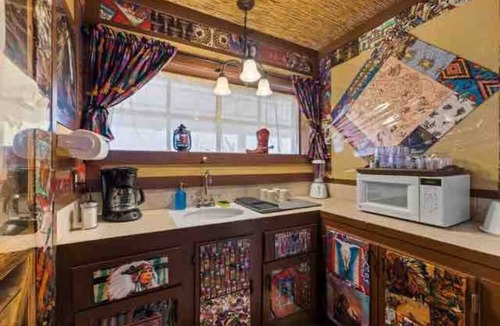Liberty Hill Hotel | Unit 5 2-Bedroom Boho Unit by San Gabriel River