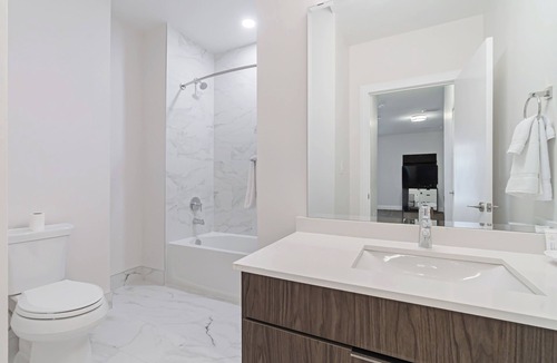 Dean Park Apartment | Unit 5 - Modern Fully Furnished 1 Bedroom Apartment