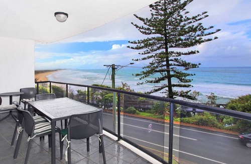 Coolum Beach Apartment | Unit 5 'Phoenix Apartments'
