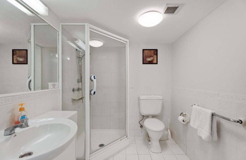 Torquay Apartment | Unit 6 Charlton on the Esplanade