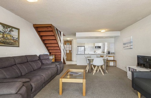 Flynns Beach Apartment | Unit 60 Beachpark Apartments