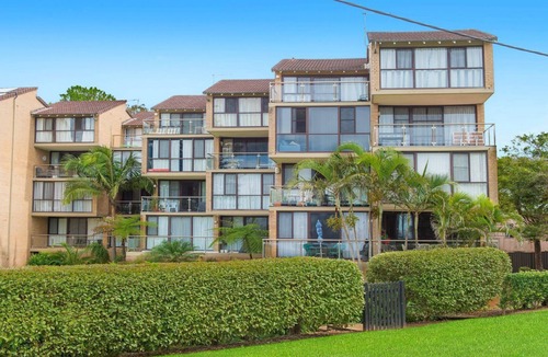 Flynns Beach Apartment | Unit 60 Beachpark Apartments
