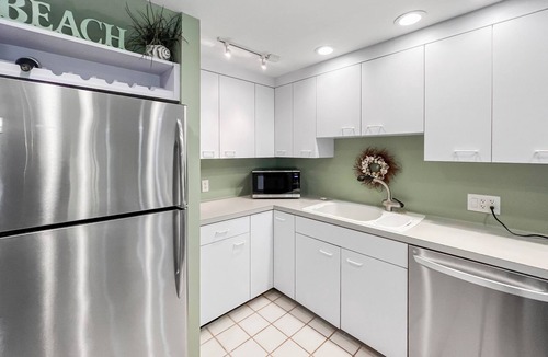 Hyannis House | Unit 68 Marsh & Ocean Views 3BD-A/C, Private Rooftop Deck, Association Beach & Pool