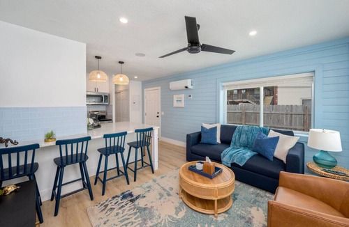Fort Walton Beach Apartment | Unit #7 Waterfront + Heated Pool and Spa Access