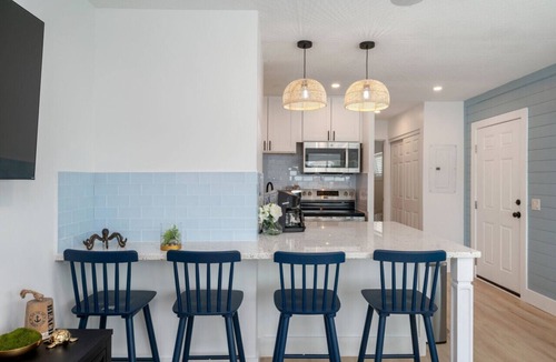 Fort Walton Beach Apartment | Unit #7 Waterfront + Heated Pool and Spa Access