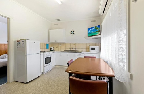 Lakes Entrance House | Unit 8 @ Ocean Bridge