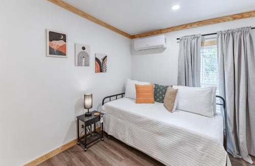 Madison Apartment | Unit A Casa Cabana