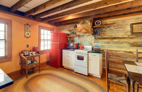 New Bern House | Unit A | Historic New Bern Stay!